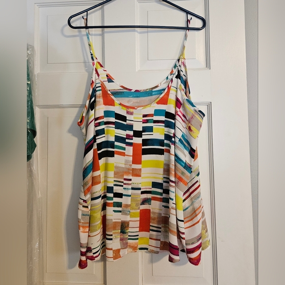 Modern Colorful Blouse - Picture 2 of 4